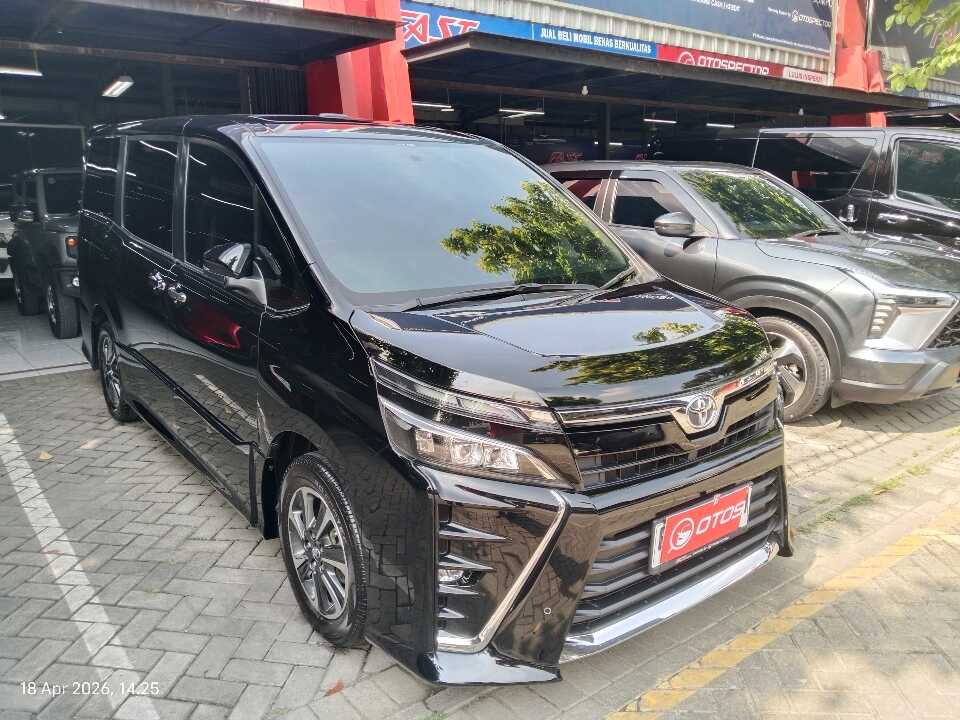 2018 Toyota Voxy 2.0 - Foto 1 dari 6