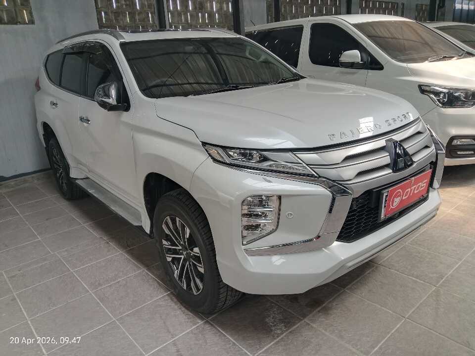 2023 Mitsubishi Pajero Sport 2.4 Dakar Ultimate - Foto 1 dari 6