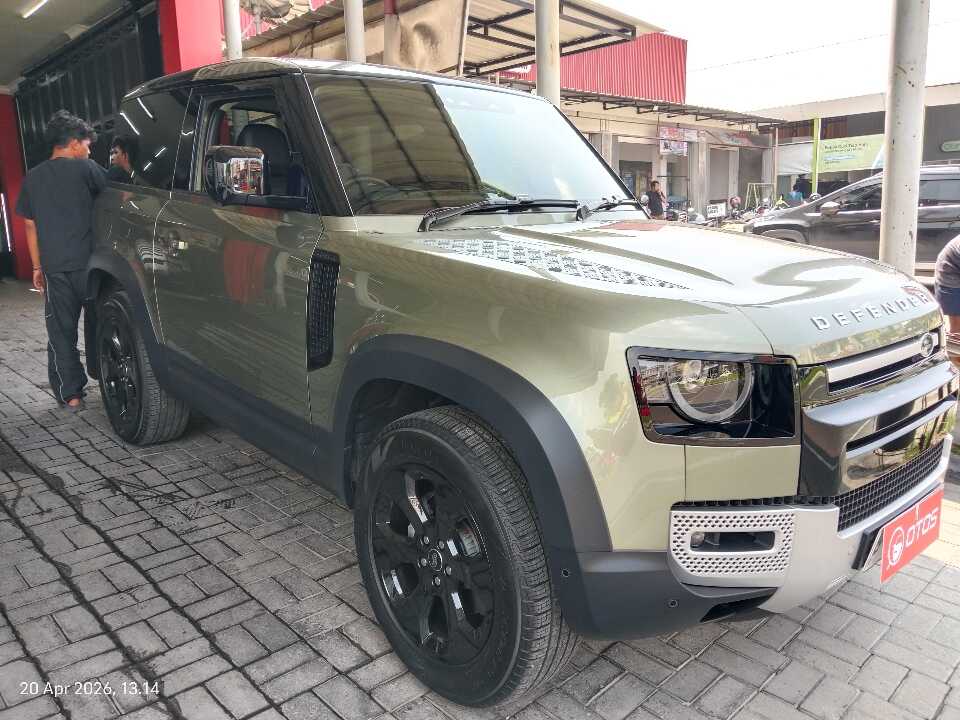 2021 Land Rover Defender 2.0 - Foto 1 dari 6
