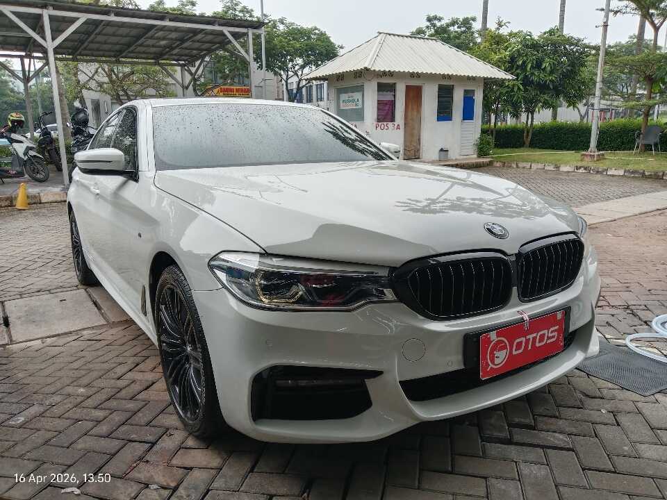 2020 BMW 520i 2.0 - Foto 1 dari 6