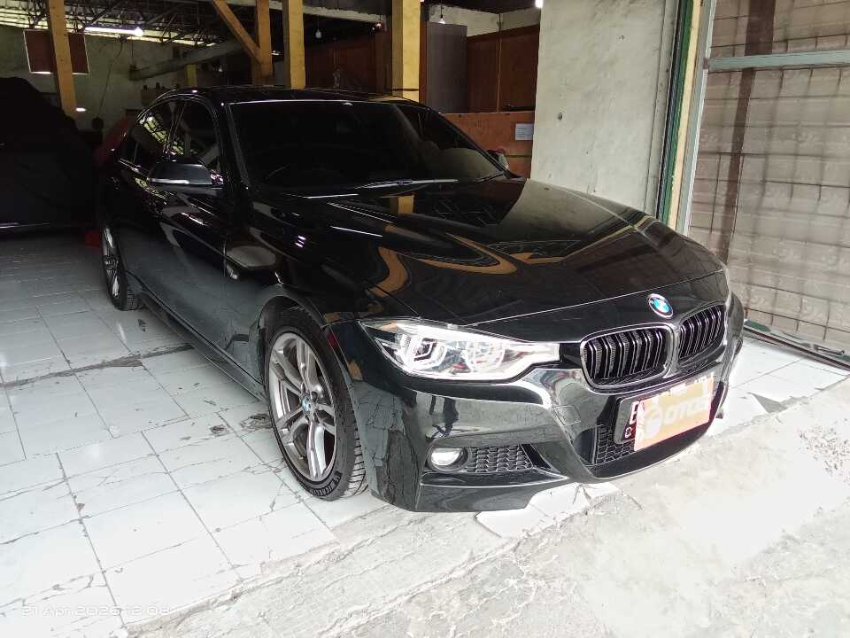 2018 BMW 330i 2.0 - Foto 1 dari 6