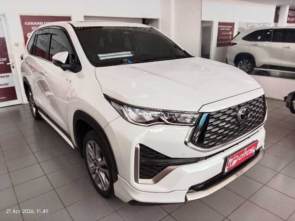2023 Toyota Kijang Innova 2.0 Zenix Q HV CVT TSS - Foto 1 dari 6