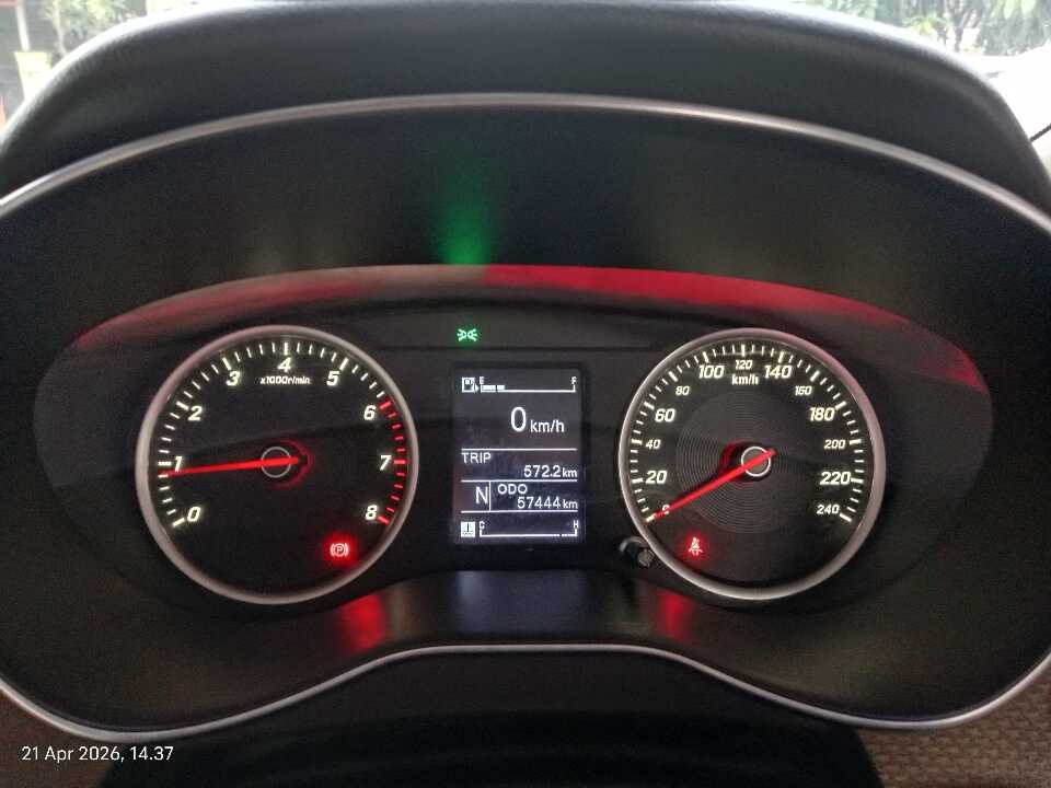Foto Mobil Bekas Odometer Wuling Cortez 1.8 C tahun 2018