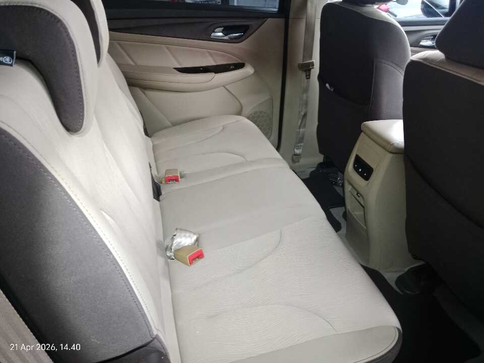 Foto Mobil Bekas Kabin Belakang Wuling Cortez 1.8 C tahun 2018