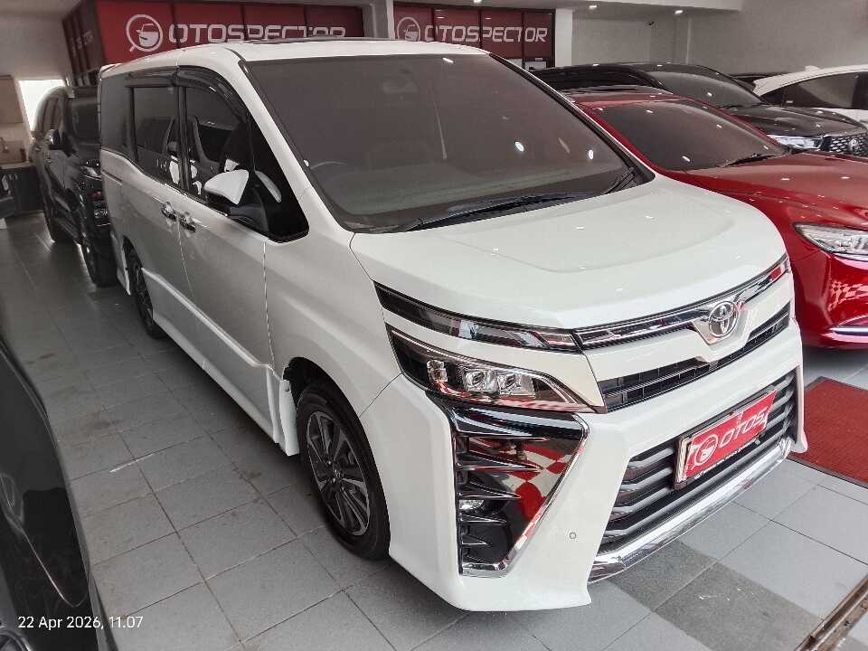 2018 Toyota Voxy 2.0 - Foto 1 dari 6