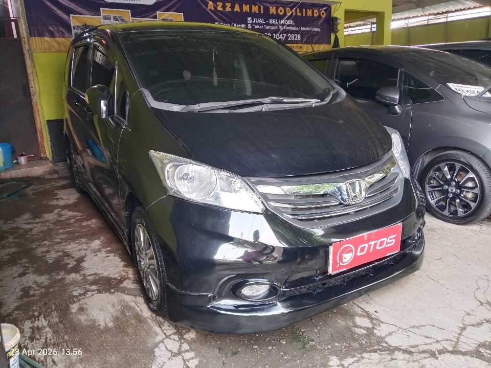 2013 Honda Freed 1.5 E - Foto 1 dari 6