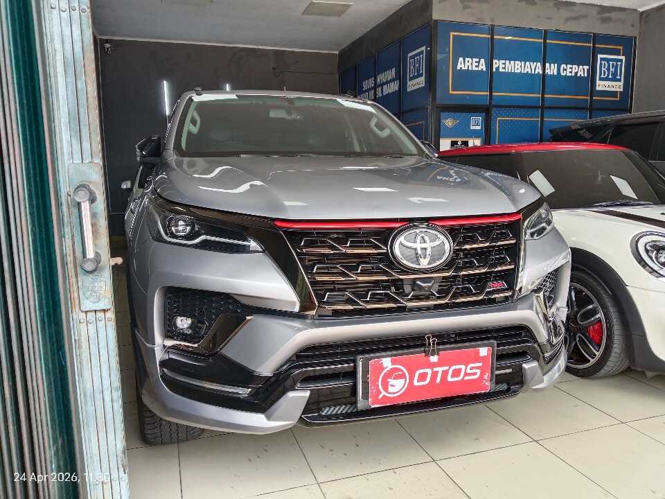 2021 Toyota Fortuner 2.4 4X2 VRZ - Foto 1 dari 6