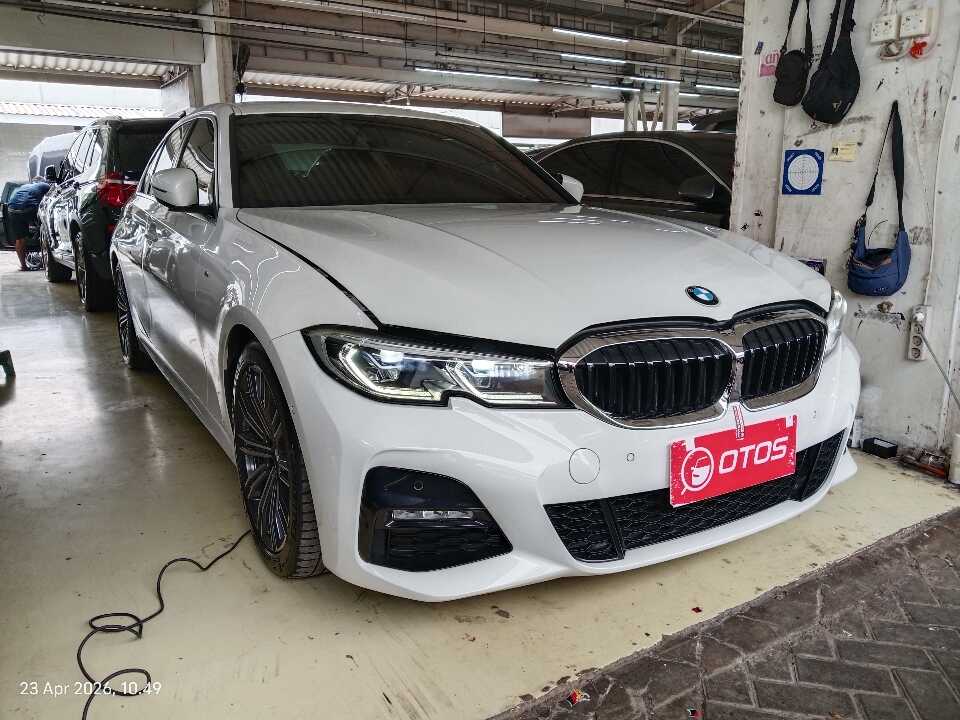 2019 BMW 330i 2.0 - Foto 1 dari 6