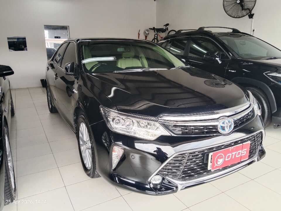 2017 Toyota Camry Hybrid 2.5 HV - Foto 1 dari 6