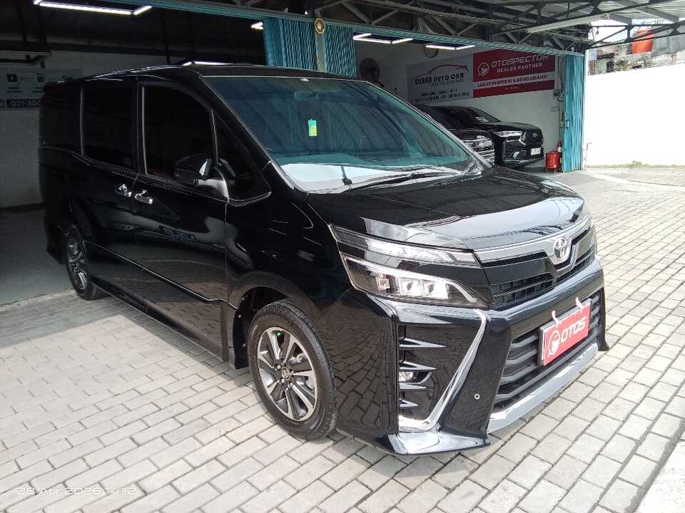 2019 Toyota Voxy 2.0 - Foto 1 dari 6