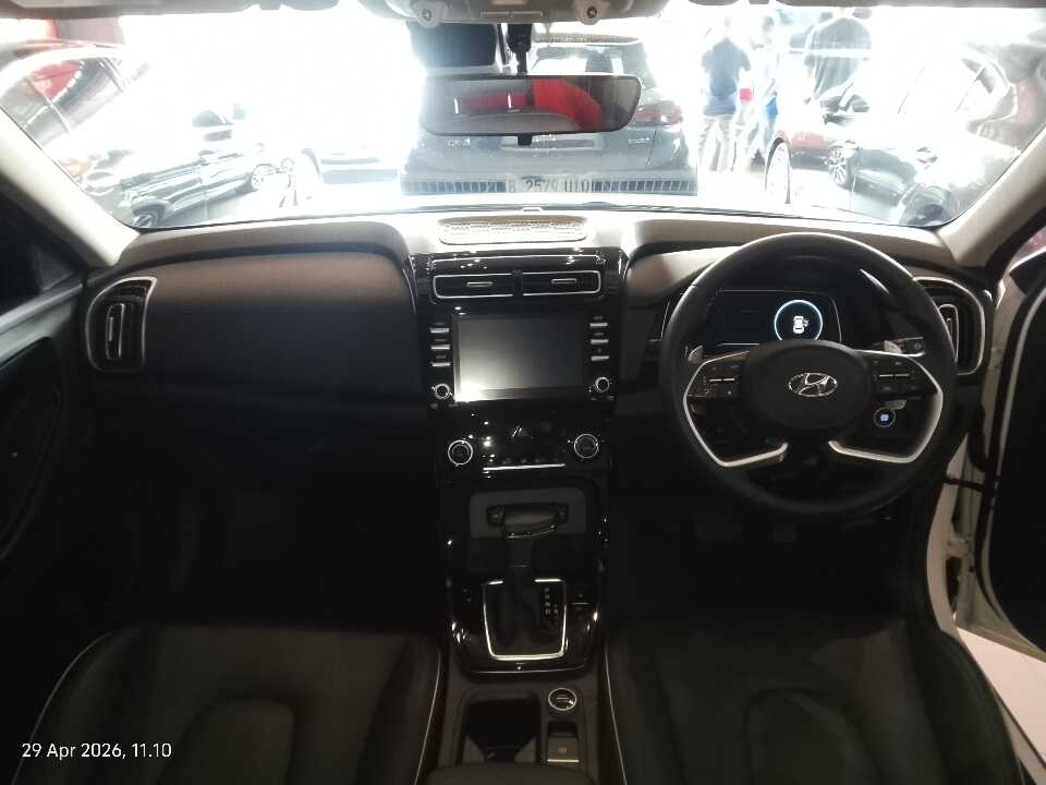 Foto Mobil Bekas Dashboard Hyundai Creta 1.5 Prime tahun 2023