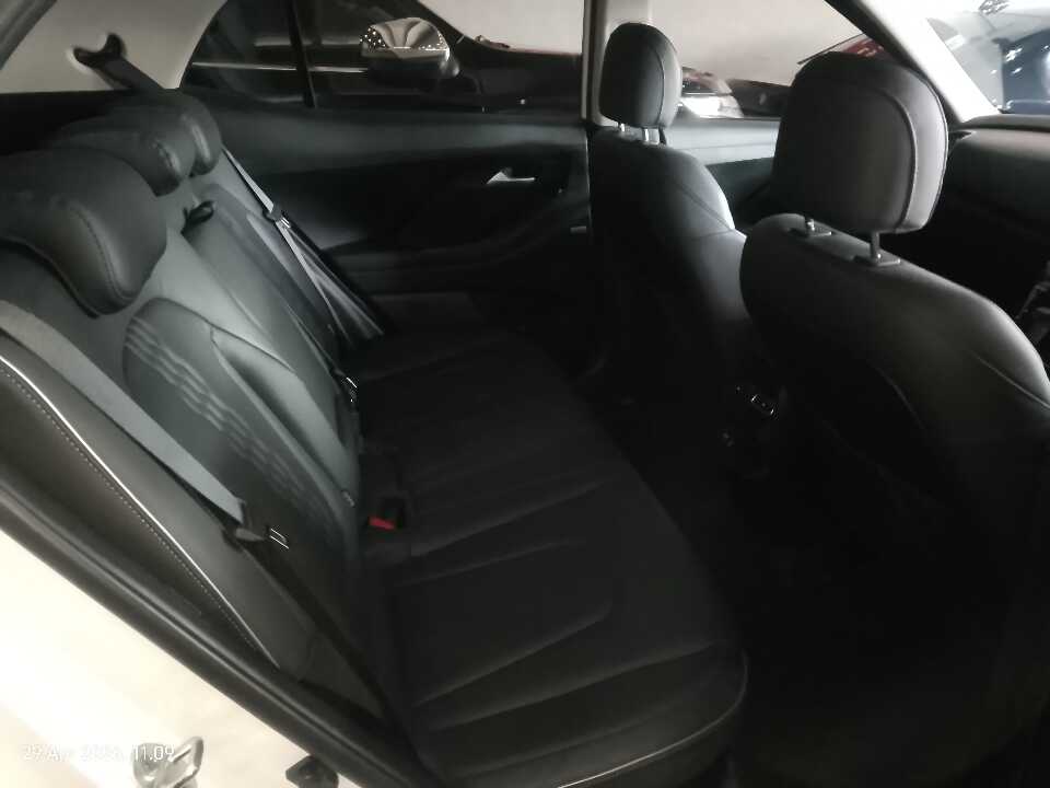 Foto Mobil Bekas Kabin Belakang Hyundai Creta 1.5 Prime tahun 2023
