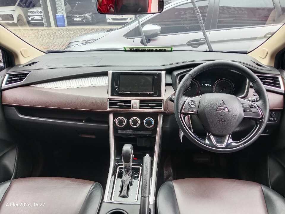 Foto Mobil Bekas Dashboard Mitsubishi Xpander 1.5 Cross tahun 2021