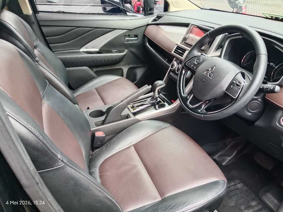 Foto Mobil Bekas Kabin Depan Mitsubishi Xpander 1.5 Cross tahun 2021