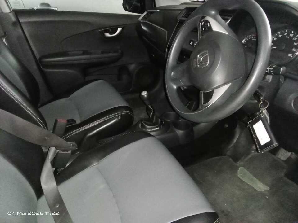 Foto Mobil Bekas Kabin Depan Honda BR-V 1.5 E tahun 2016
