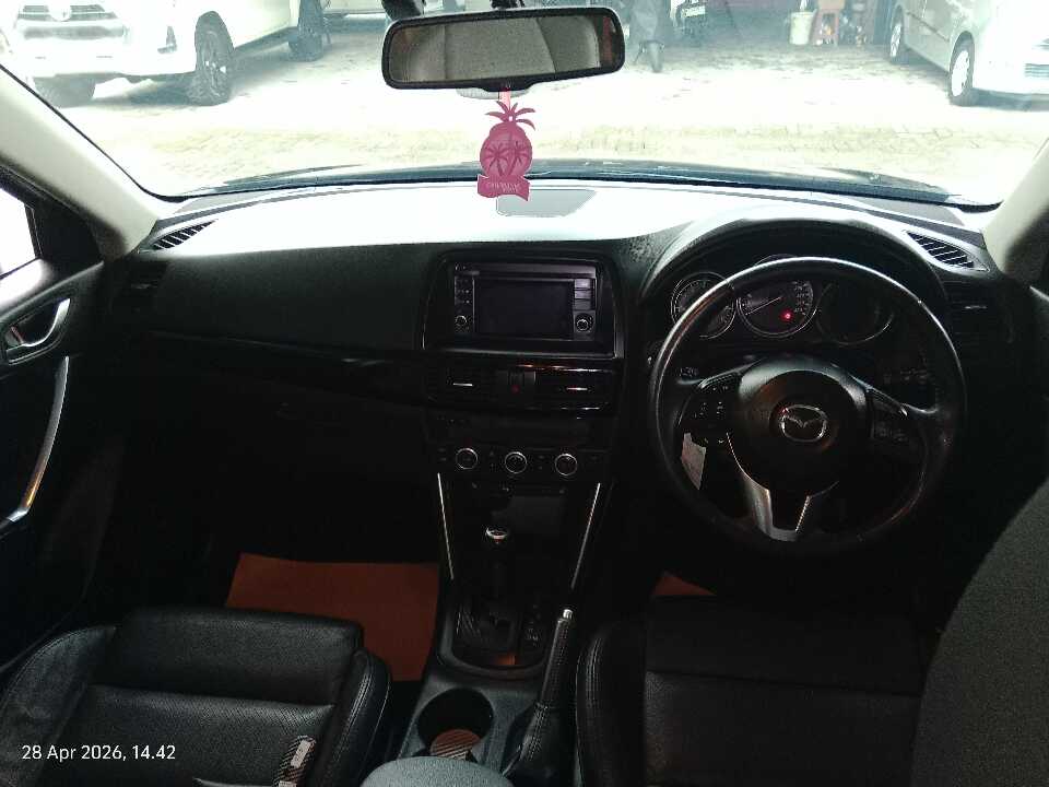Foto Mobil Bekas Dashboard Mazda CX-5 2.0 Touring tahun 2012