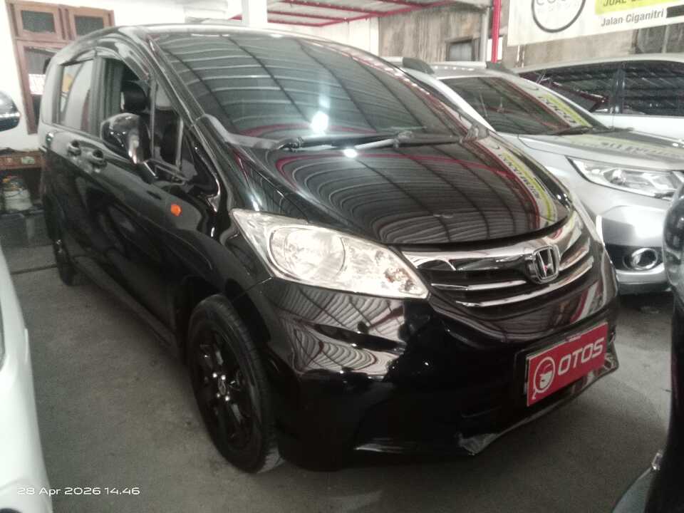 2012 Honda Freed 1.5 A - Foto 1 dari 6