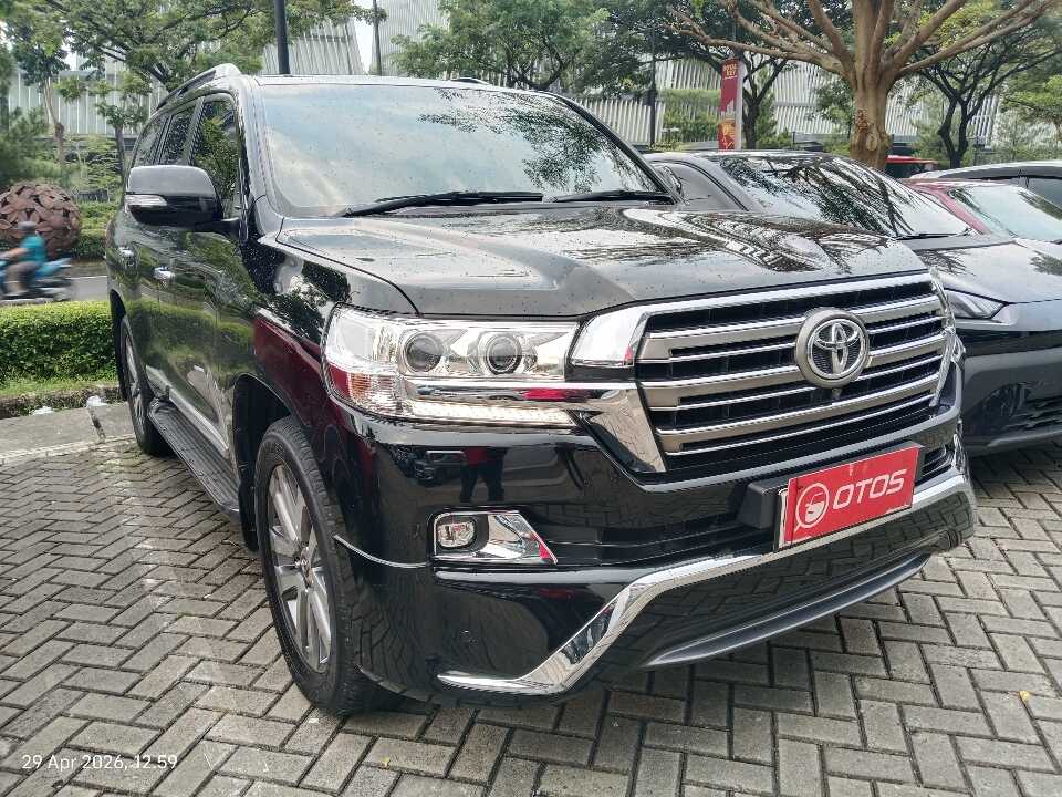 2018 Toyota Land Cruiser 4.5 VX-R - Foto 1 dari 6