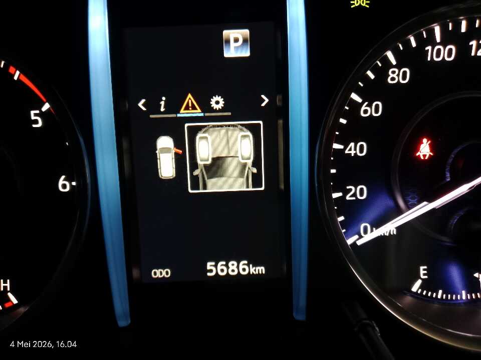Foto Mobil Bekas Odometer Toyota Fortuner 2.8 4X2 VRZ tahun 2023