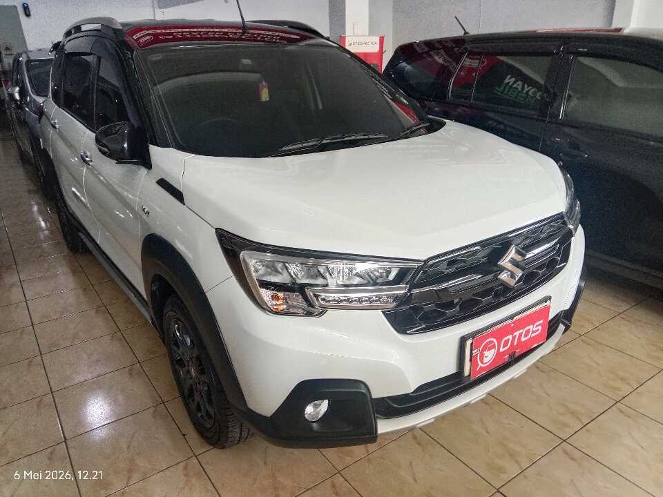 2023 Suzuki XL7 1.5 Alpha - Foto 1 dari 6
