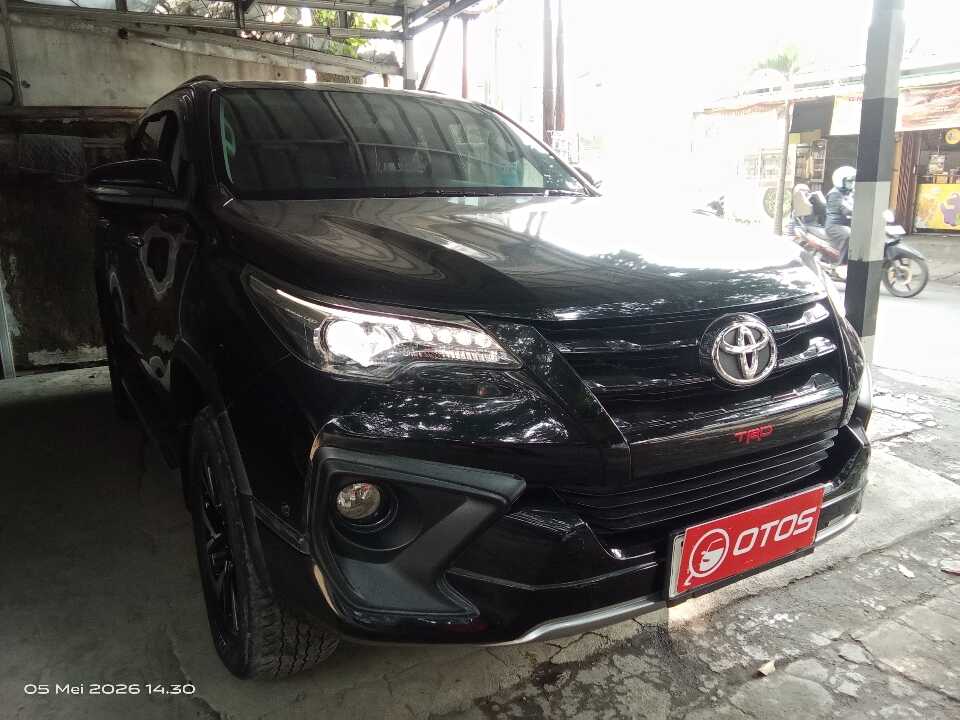 2019 Toyota Fortuner 2.4 4X2 VRZ - Foto 1 dari 6