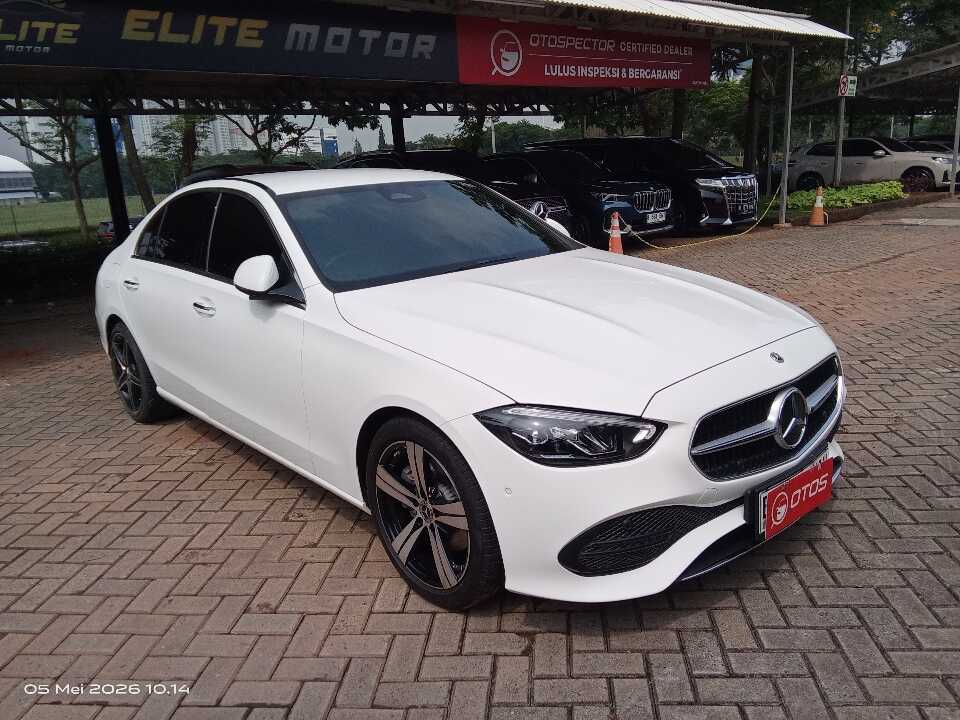 2022 Mercedes-Benz C200 1.5 - Foto 1 dari 6