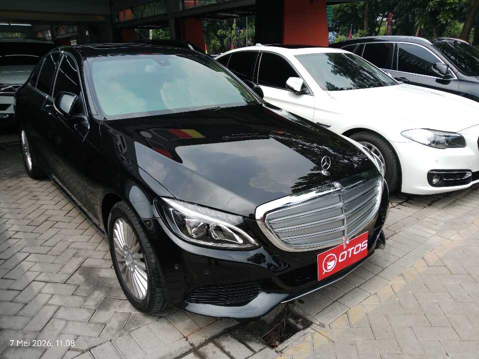 2015 Mercedes-Benz C250 2.0 - Foto 1 dari 6