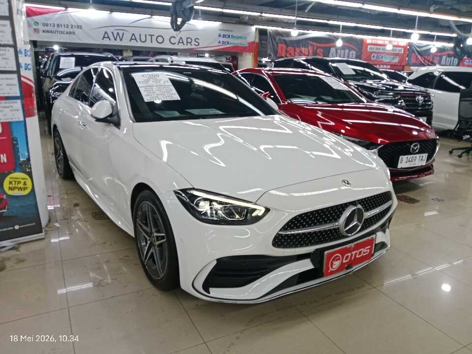 2023 Mercedes-Benz C300 2.0 AMG - Foto 1 dari 6