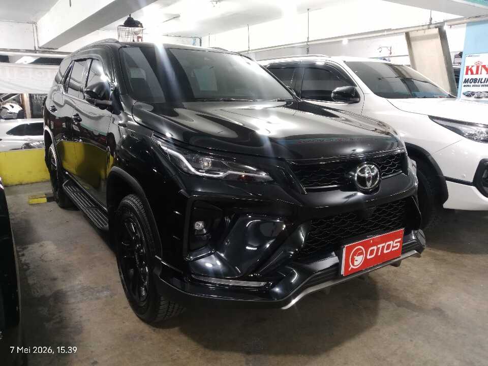 2025 Toyota Fortuner 2.8 VRZ TSS - Foto 1 dari 6