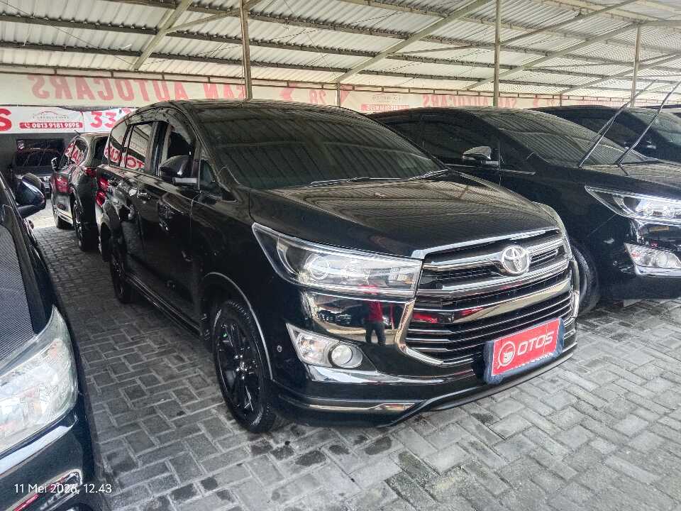 2019 Toyota Kijang Innova 2.4 Venturer - Foto 1 dari 6