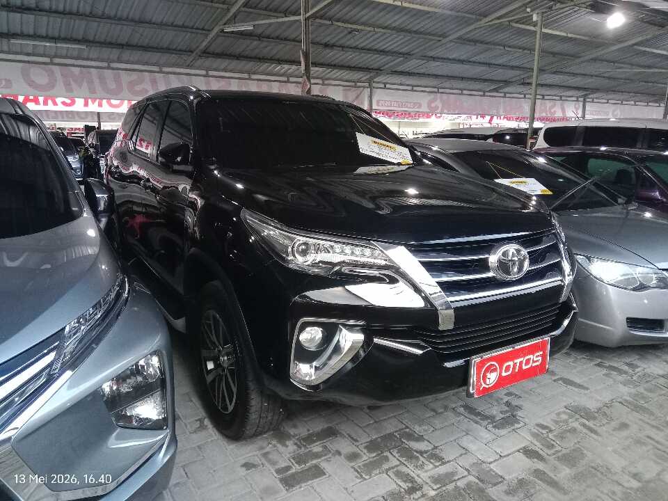 2017 Toyota Fortuner 2.4 4X2 VRZ - Foto 1 dari 6