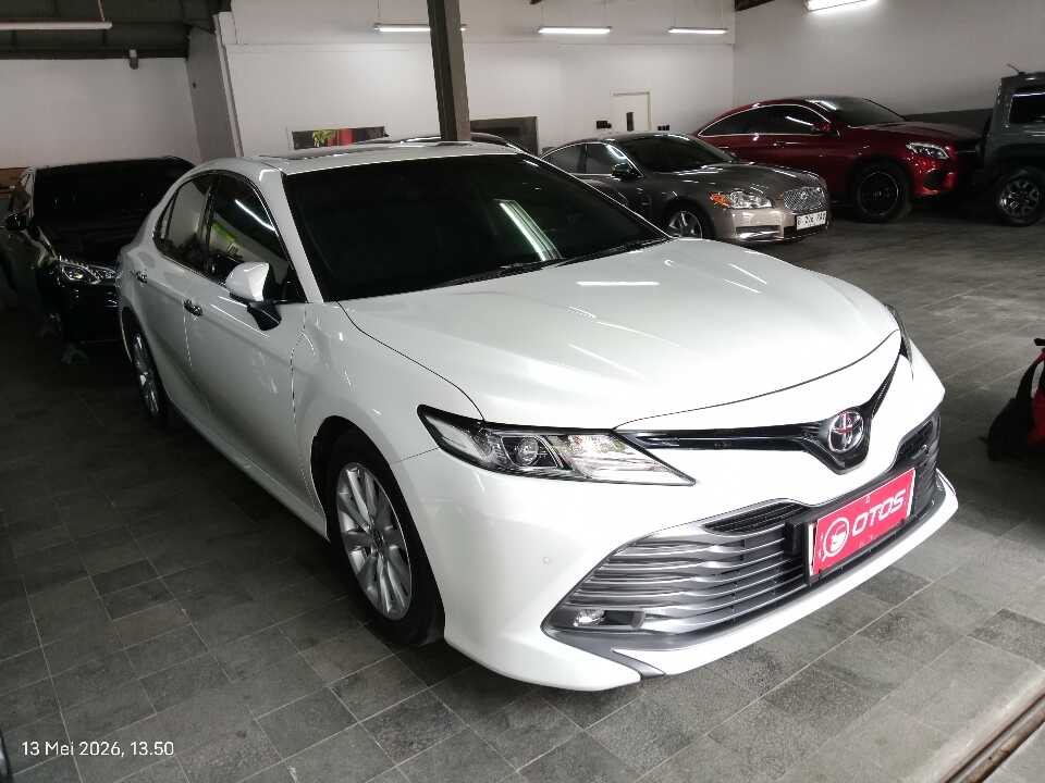2019 Toyota Camry 2.5 V - Foto 1 dari 6