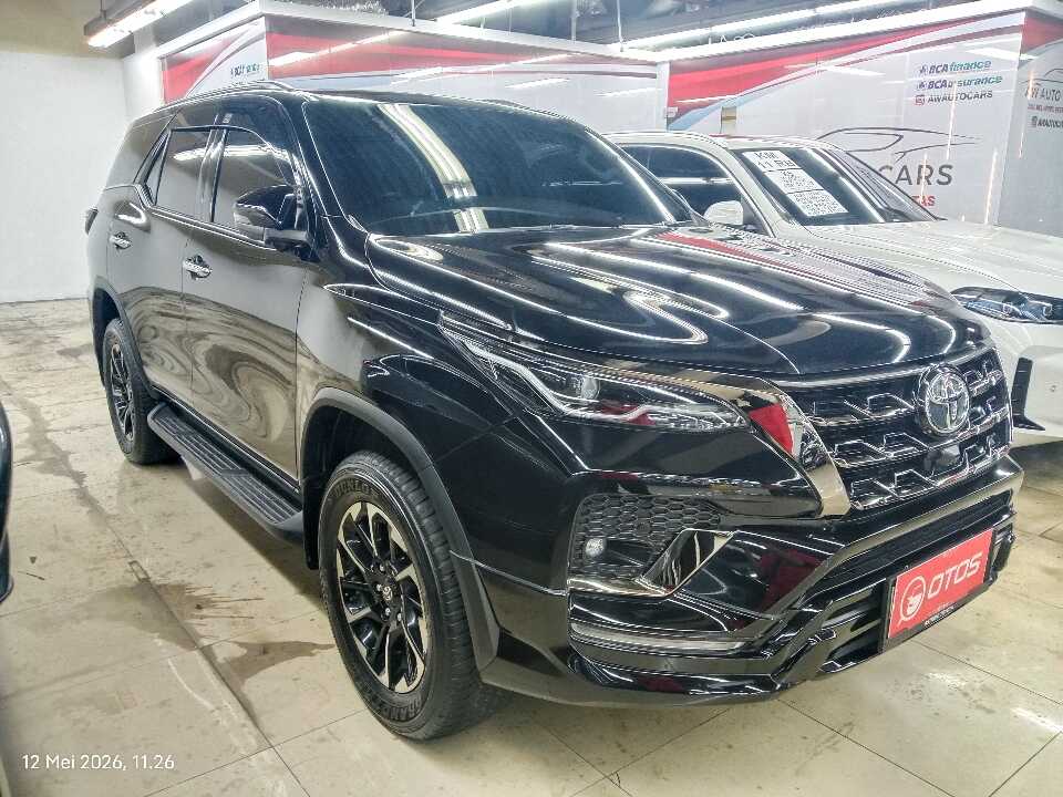 2021 Toyota Fortuner 2.4 4X2 VRZ - Foto 1 dari 6