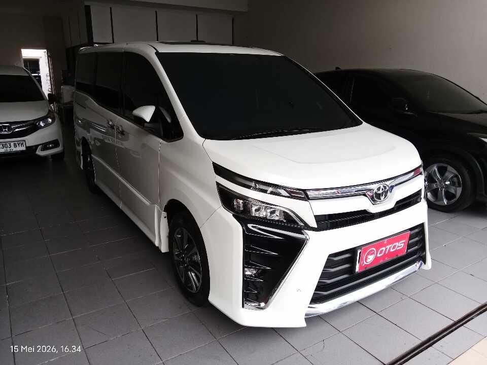 2019 Toyota Voxy 2.0 - Foto 1 dari 6