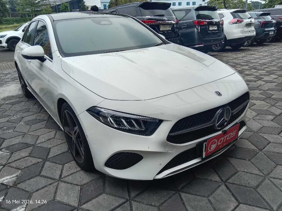 2023 Mercedes-Benz A200 1.3 - Foto 1 dari 6