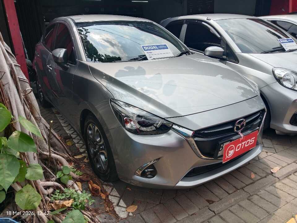 2017 Mazda 2 1.5 - Foto 1 dari 6