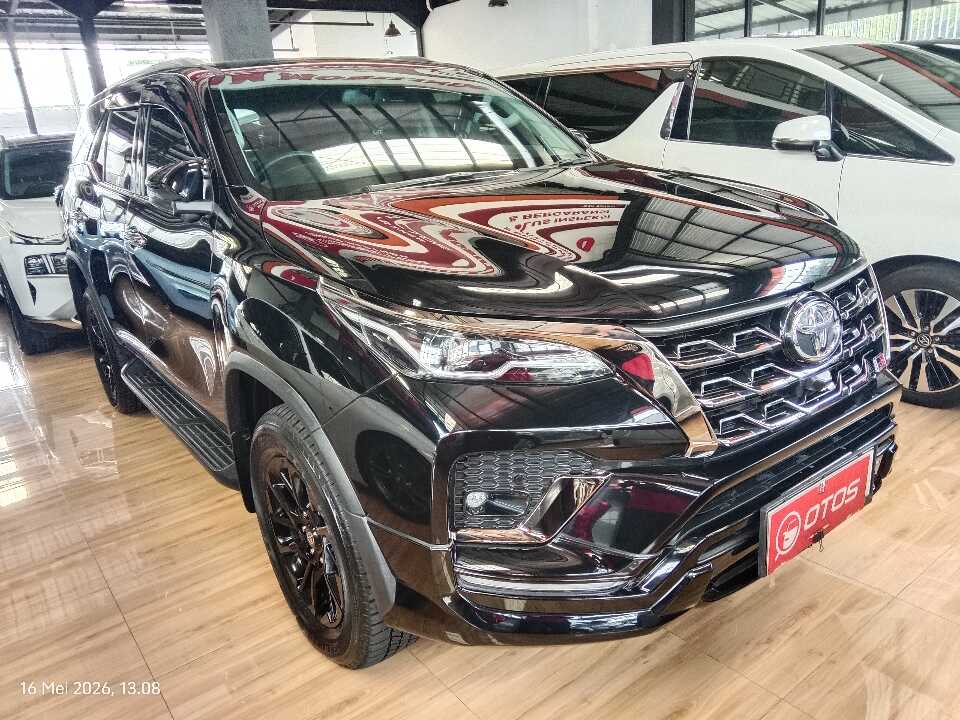2024 Toyota Fortuner 2.8 4X2 VRZ - Foto 1 dari 6