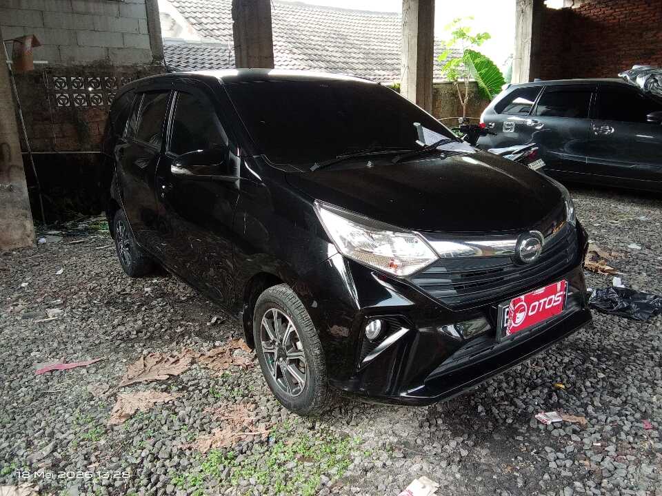 2022 Daihatsu Sigra 1.2 R - Foto 1 dari 9