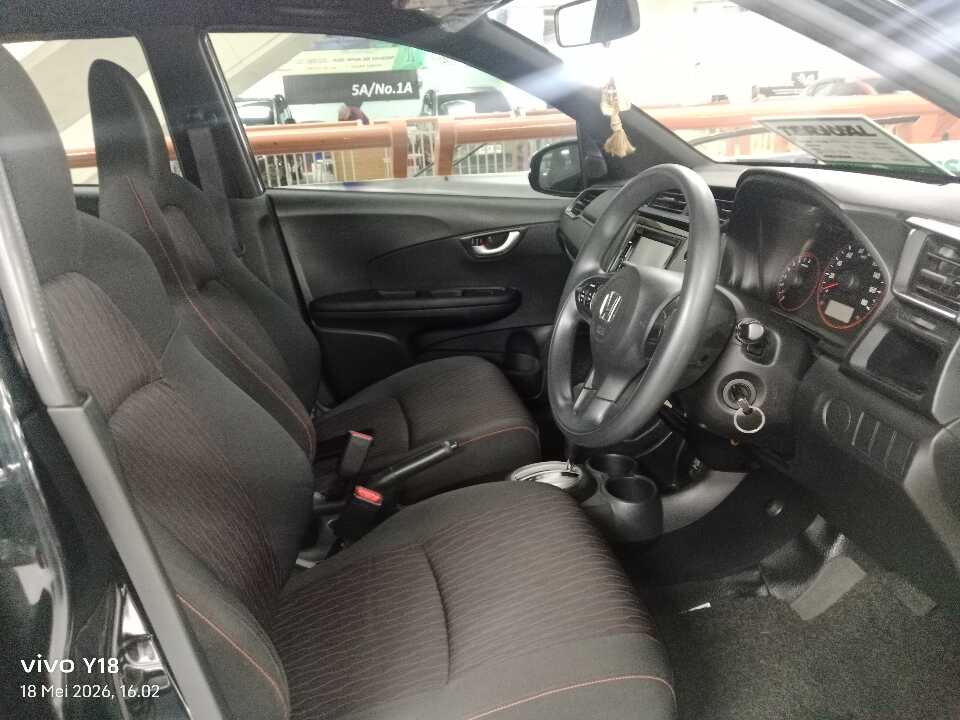 Foto Mobil Bekas Kabin Depan Honda Brio 1.2 RS tahun 2018