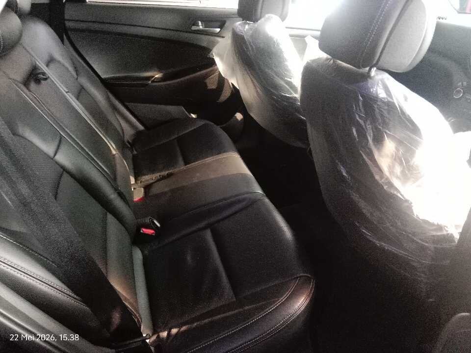 Foto Mobil Bekas Kabin Belakang Hyundai Tucson 2.0 tahun 2017