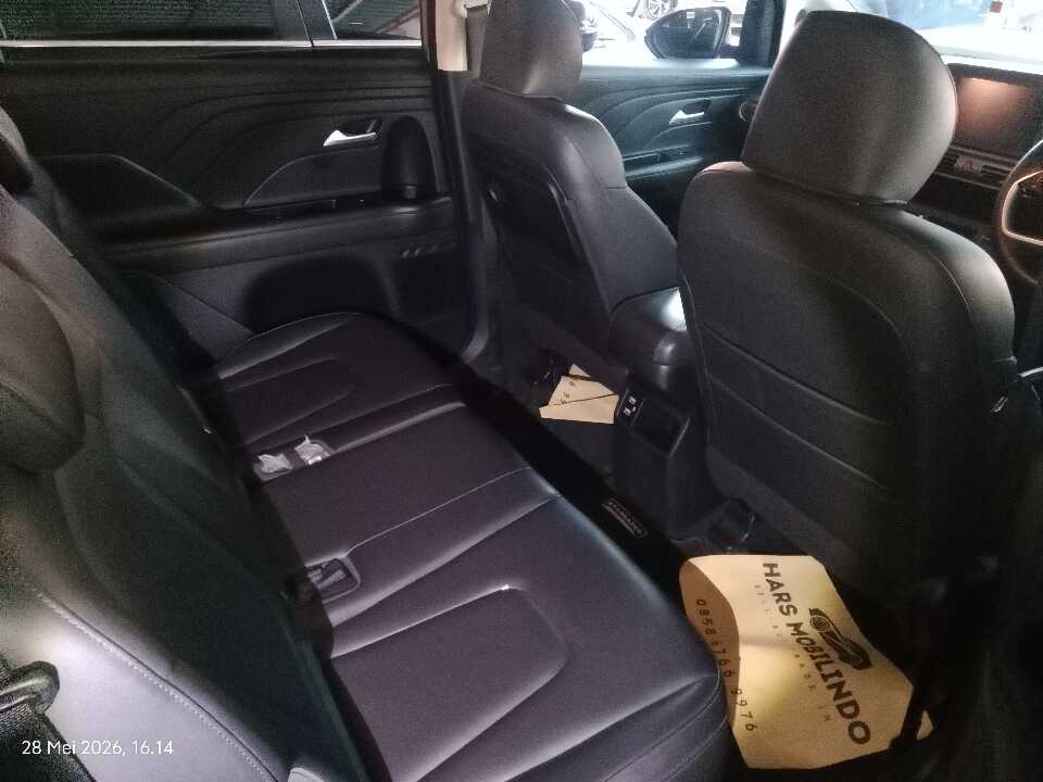 Foto Mobil Bekas Kabin Belakang Hyundai Stargazer 1.5 Prime tahun 2023