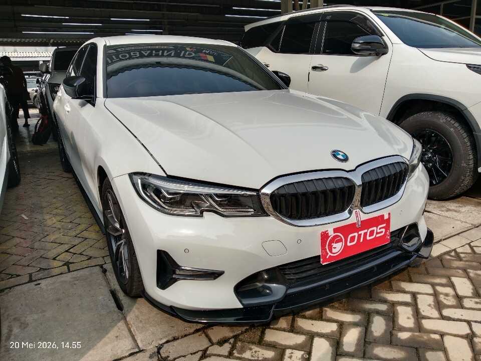2020 BMW 320i 2.0 - Foto 1 dari 6