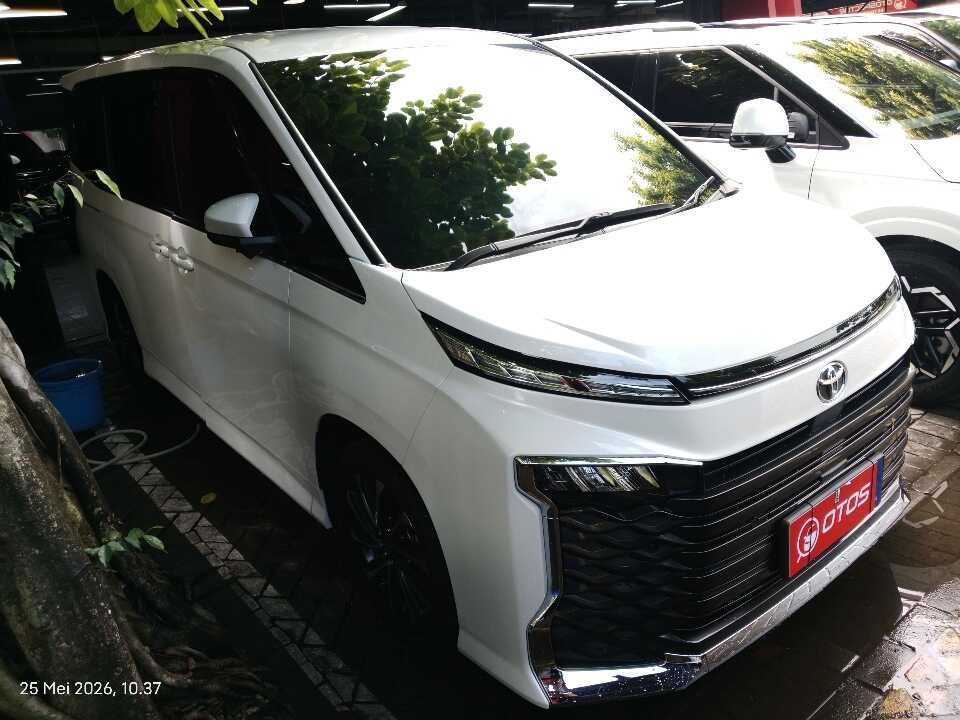 2024 Toyota Voxy 2.0 - Foto 1 dari 6