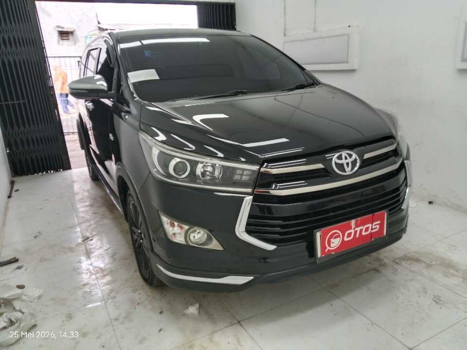 2020 Toyota Kijang Innova 2.0 Venturer - Foto 1 dari 6