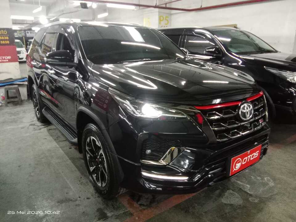 2021 Toyota Fortuner 2.4 4X2 VRZ - Foto 1 dari 6
