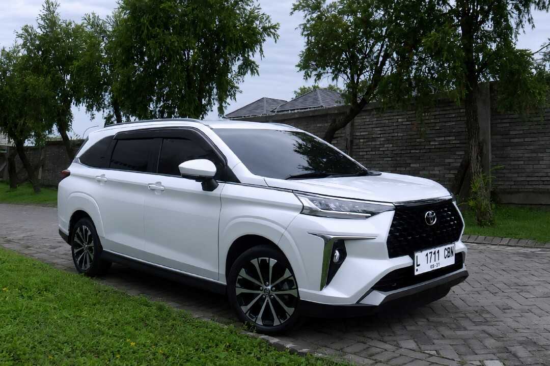 2023 Toyota Veloz 1.5 Q - Foto 1 dari 10