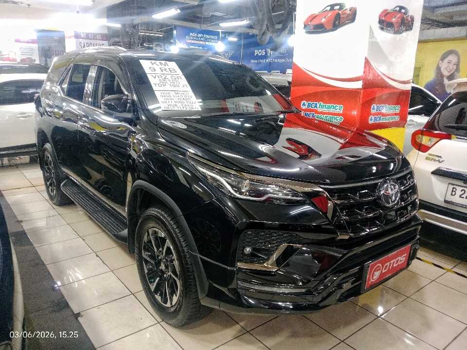 2022 Toyota Fortuner 2.4 4X2 VRZ - Foto 1 dari 6