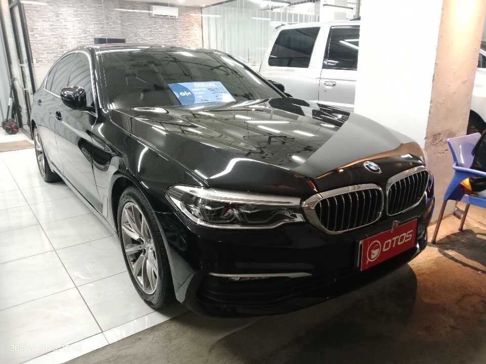 2019 BMW 520i 2.0 - Foto 1 dari 6