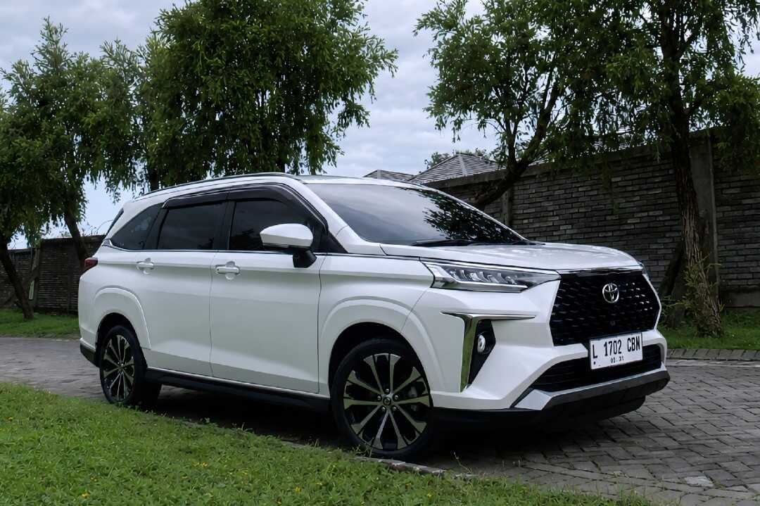 2021 Toyota Veloz 1.5 Q - Foto 1 dari 10