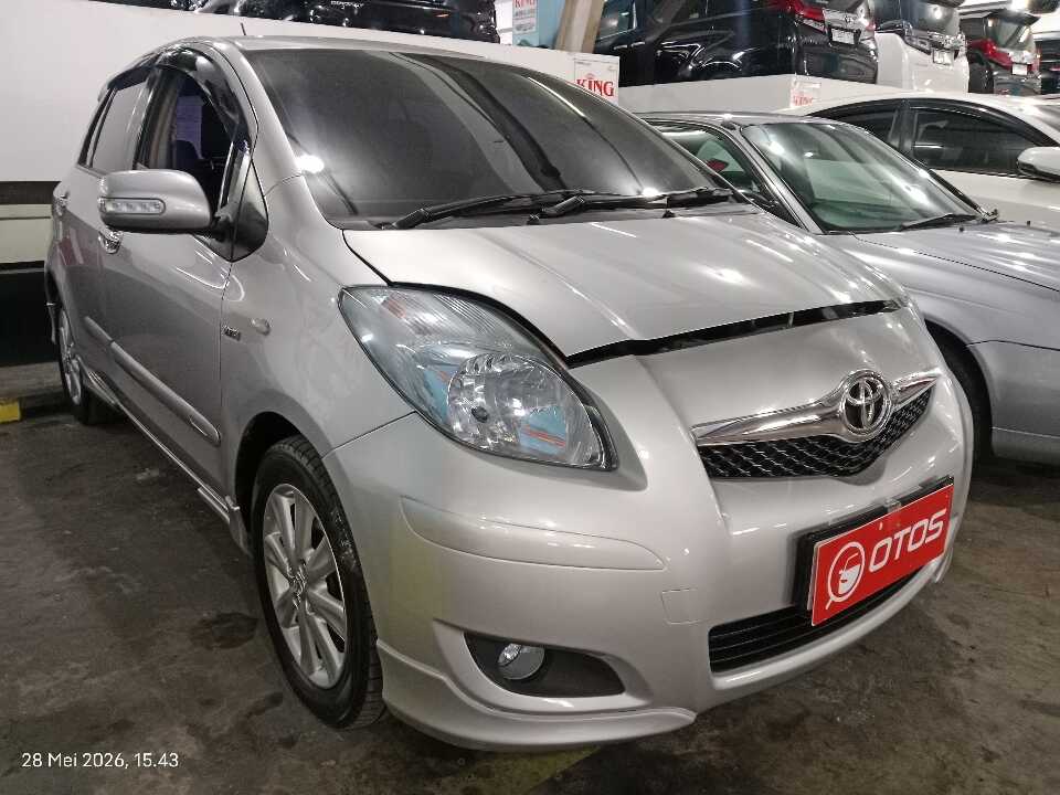 2010 Toyota Yaris 1.5 E - Foto 1 dari 6